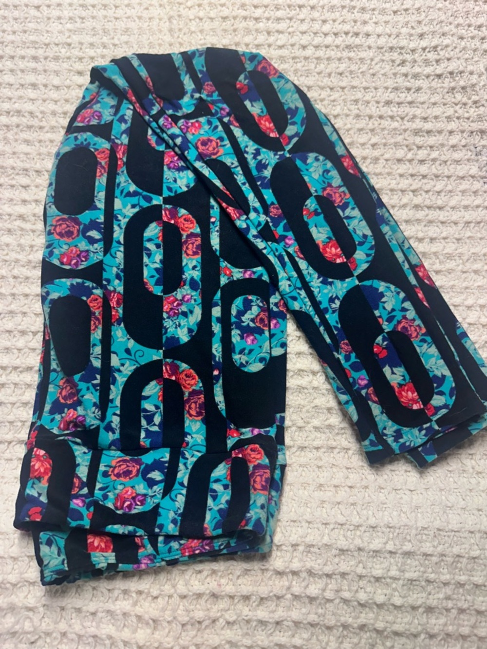 LuLaRoe Teal, Navy & Pink Floral Stripe Leggings with Tag Visible